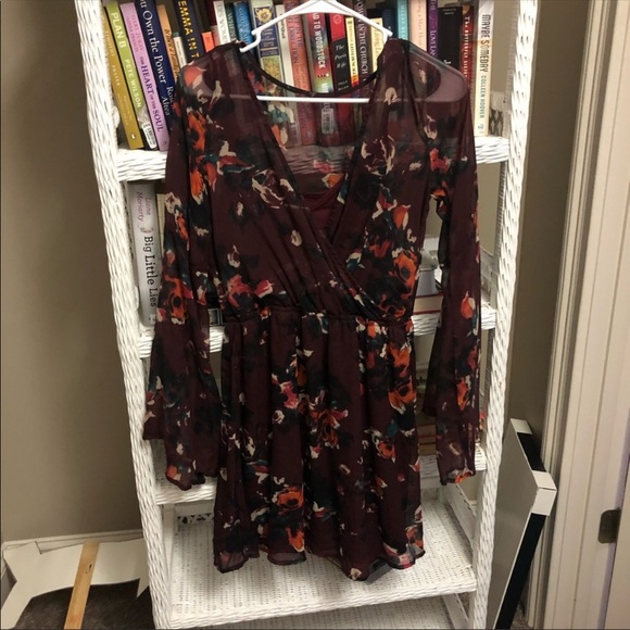 Abercrombie & Fitch Bell Sleeve Floral Dress - Picture 4 of 7